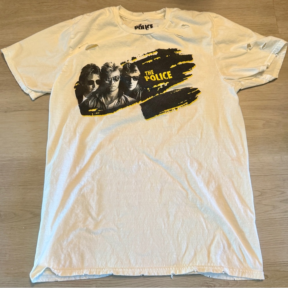 The Police Tour 2007 / 2008 Rock Band Distressed Short Sleeve T-Shirt Size Small